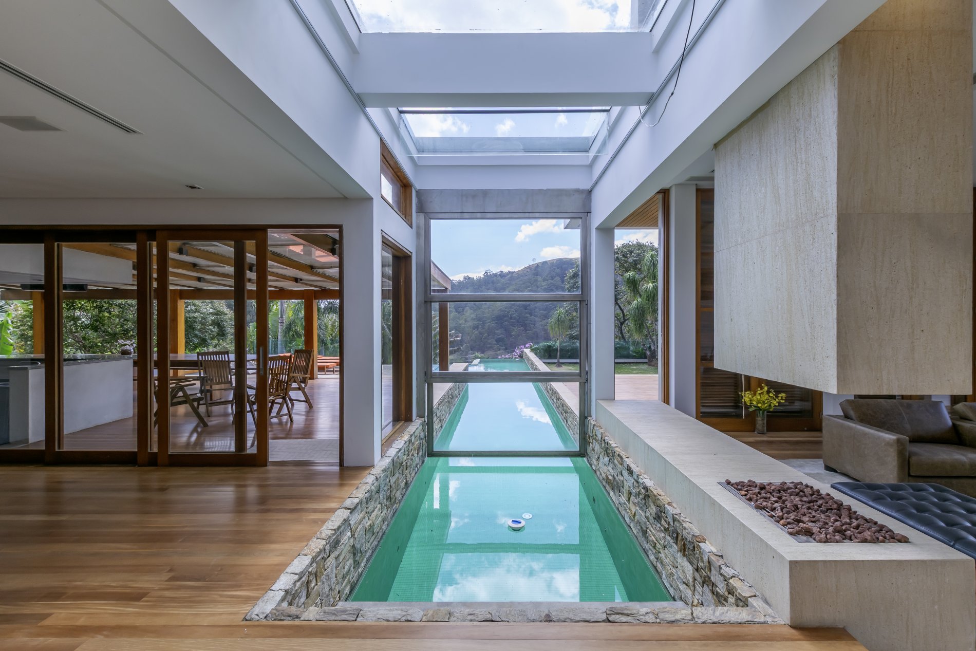 Uma casa que surpreende em cada detalhe. Descubra! 